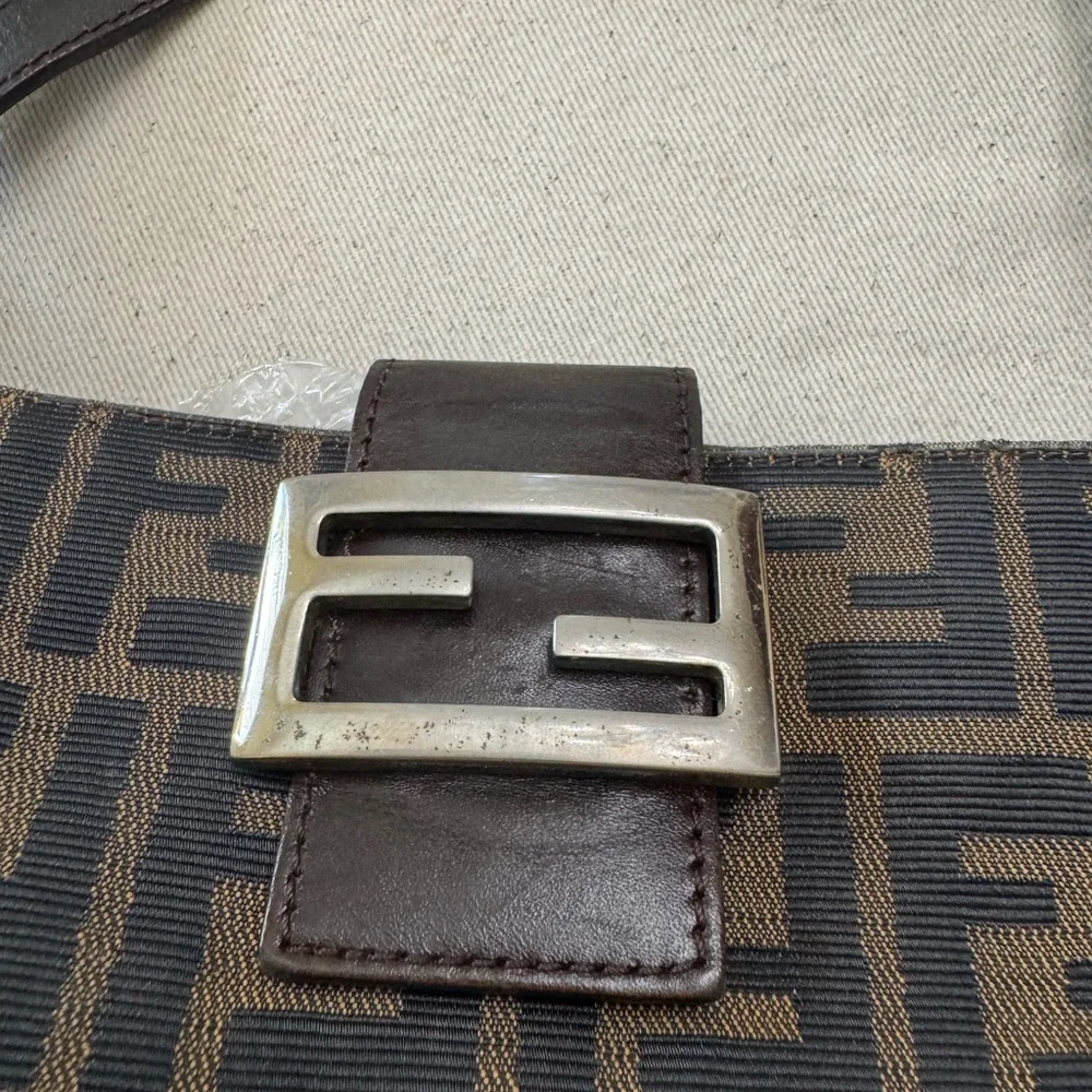 FENDI Zucca Shoulder Bag in Tobacco - Picture 4 of 12